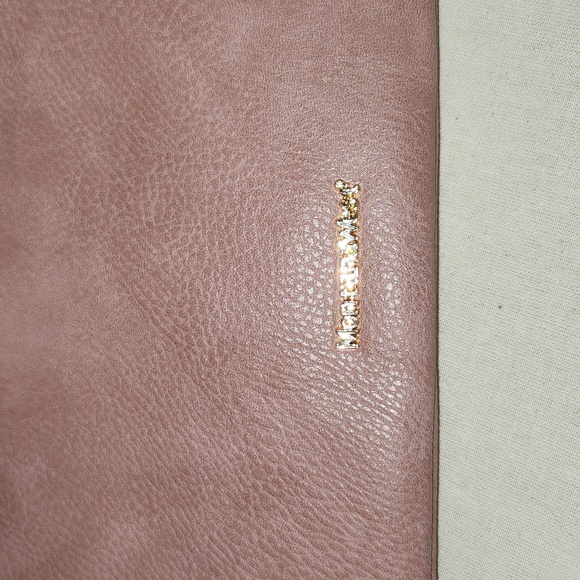 Bundle of Wristlets and Crossbody. - Picture 5 of 16